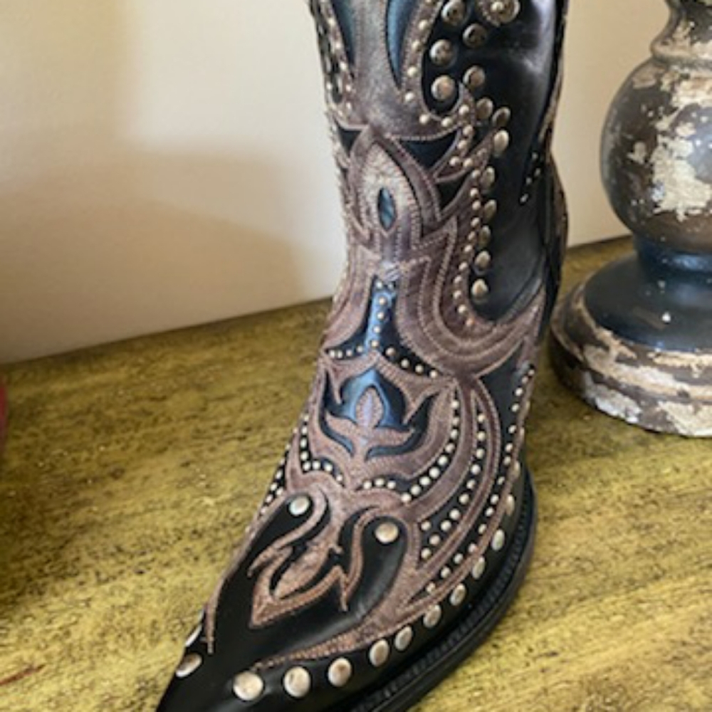Ladies Corral boots new with tag.size 8.5m